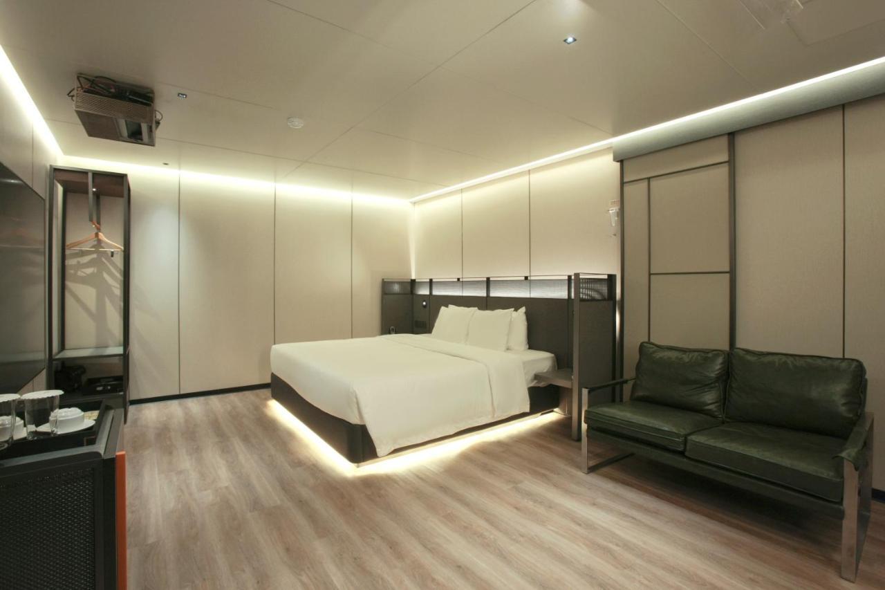 L&L City Hotel Чеджудо Экстерьер фото
